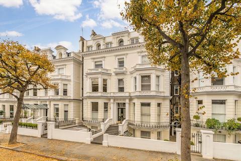 1 bedroom flat for sale, Holland Park, London W11