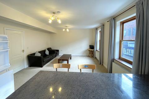 undefined, Walton-on-Thames, Surrey, KT12