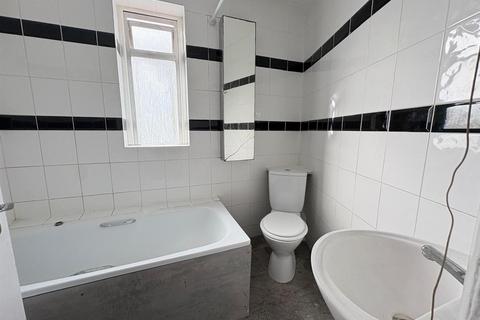 35 Ladbrook Road, London, SE25 6QE