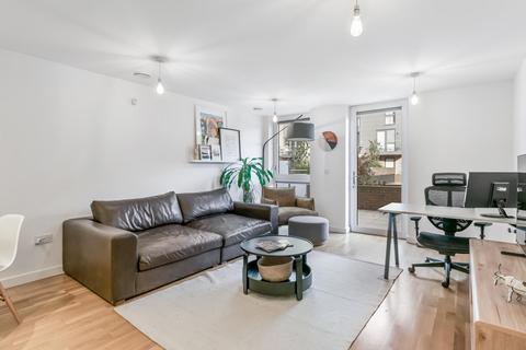 Baltic Avenue, Brentford, London, TW8