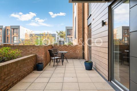 undefined, Baltic Avenue, Brentford, London, TW8