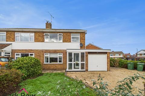 3 bedroom semi-detached house for sale, Calcaria Crescent, Tadcaster