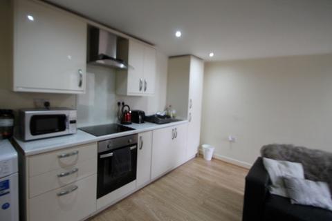 2 bedroom flat to rent, Hanover Square, Leeds LS3