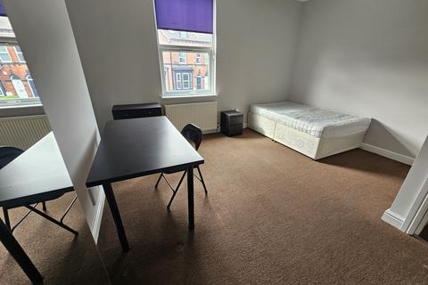 Ridgeway Terrace (Delph Lane), Leeds LS6