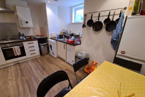 6 bedroom house to rent, Ridgeway Terrace (Delph Lane), Leeds LS6