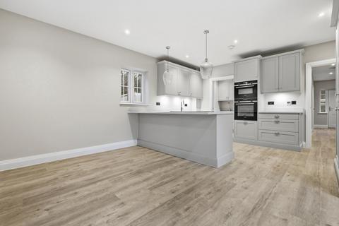 4 bedroom detached house for sale, Hall Lane, Shenfield, Brentwood, CM15