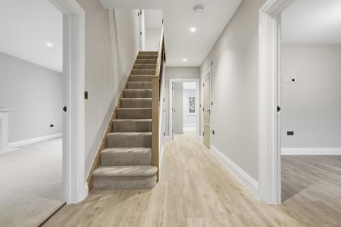 4 bedroom detached house for sale, Hall Lane, Shenfield, Brentwood, CM15