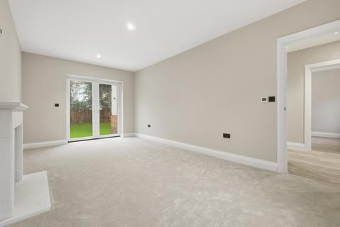 4 bedroom detached house for sale, Hall Lane, Shenfield, Brentwood, CM15