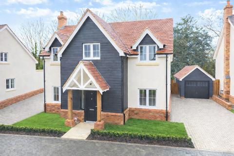 4 bedroom detached house for sale, Hall Lane, Shenfield, Brentwood, CM15