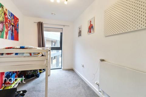 2 bedroom apartment for sale, Broadis Way, Rainham, RM13 8JY