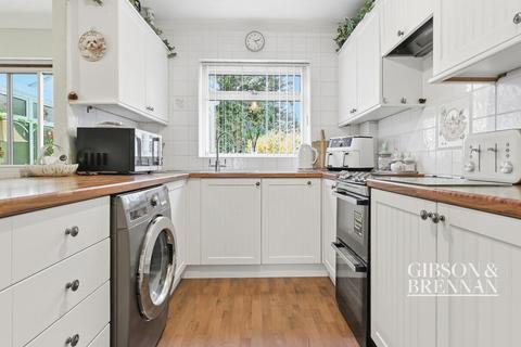undefined, Rose Valley Crescent, Stanford-le-hope, SS17