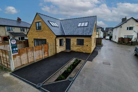 3 bedroom detached house for sale, Smithbrook Close, Chapel-En-Le-Frith, SK23