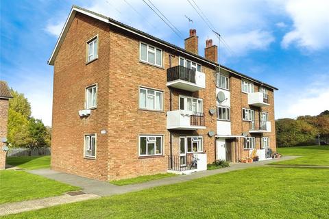2 bedroom apartment for sale, Firbank Road, Collier Row, RM5