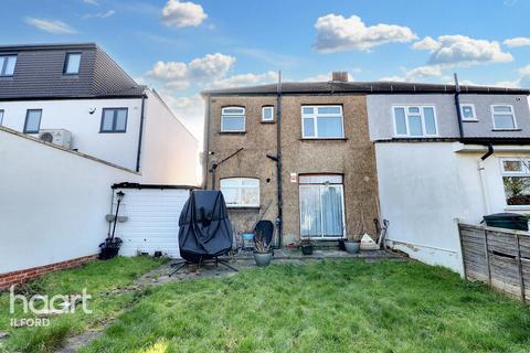 3 bedroom end of terrace house for sale, Benton Road, Ilford