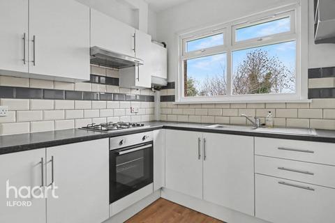 3 bedroom end of terrace house for sale, Benton Road, Ilford