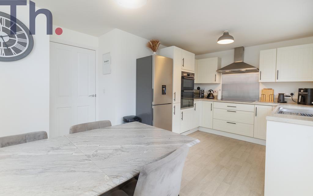Kitchen &amp; Dining