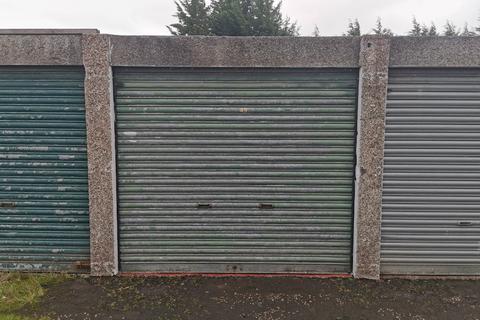 Garage to rent, Longstone Gardens, Edinburgh EH14