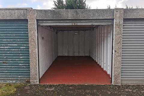 Garage to rent, Longstone Gardens, Edinburgh EH14