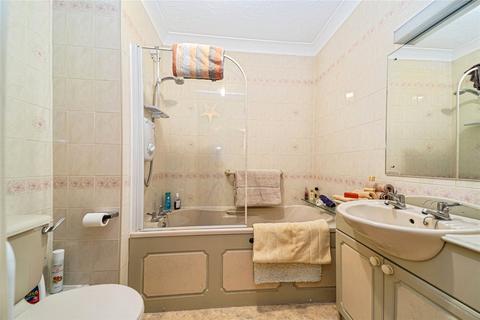 undefined, Strawhill Court, Clarkston G76