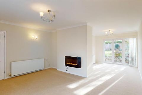 3 bedroom detached house to rent, Copthorne Road, Copthorne, Shrewsbury