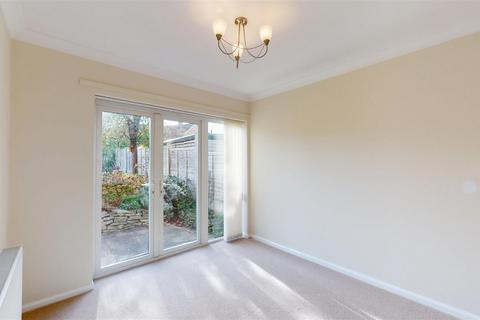 3 bedroom detached house to rent, Copthorne Road, Copthorne, Shrewsbury