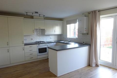 4 bedroom terraced house to rent, Bluebell Way, Carterton OX18