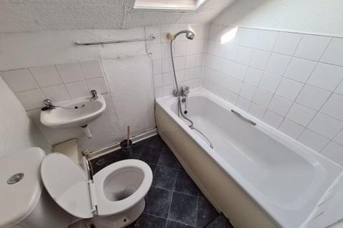 1 bedroom house to rent, Top Hyde Park Road, Leeds LS6