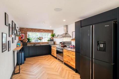 undefined, Pine Gardens, Horley RH6
