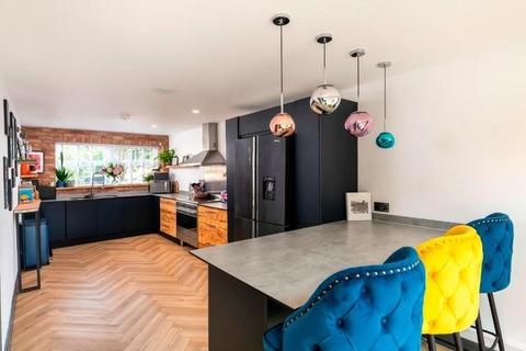 undefined, Pine Gardens, Horley RH6