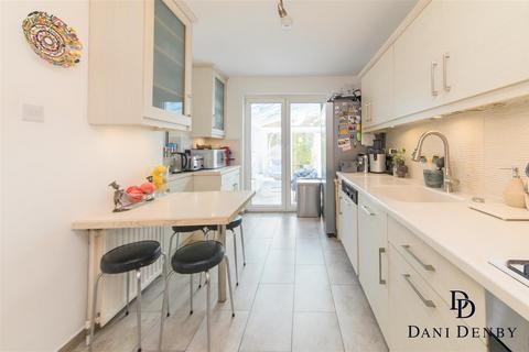 4 bedroom semi-detached house for sale, Upcroft Avenue, Edgware HA8