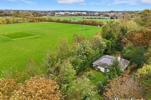 3 bedroom detached house for sale, Paradise Road, Writtle, CM1