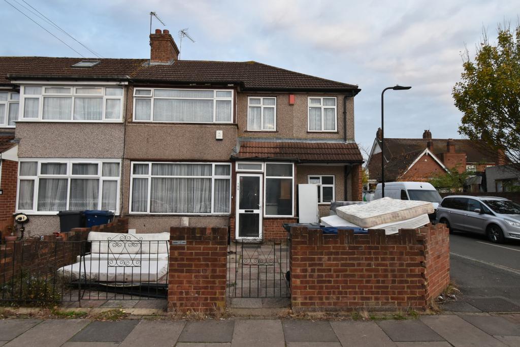 5-Bedroom House to Rent – Evelyn Grove, Southal