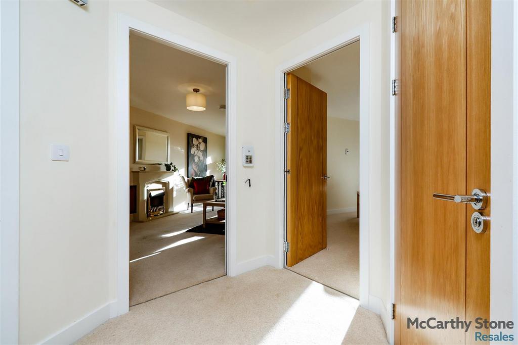 Hallway31 RW.jpg
