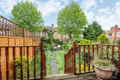 121 Eswyn Road, London, SW17 8TW