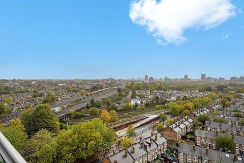2 bedroom flat to rent, Sheepcote Lane, London SW11
