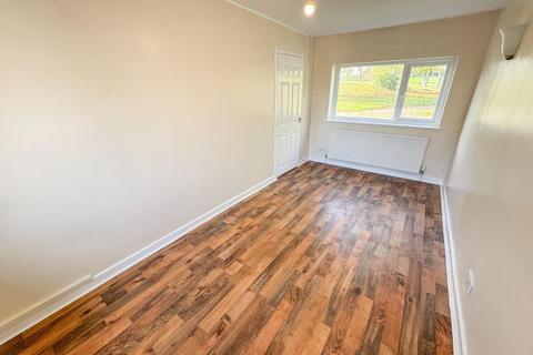 3 bedroom semi-detached house to rent, Heathfield Walk, Adel, Leeds
