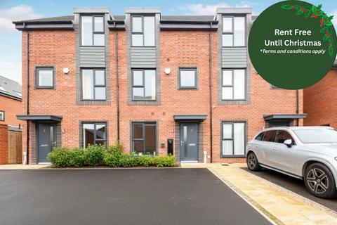 4 bedroom terraced house to rent, Tatterpool Close, Shirley, Solihull, West Midlands, B90