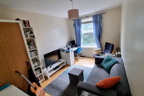 1 bedroom flat to rent, Moorland Road, Leeds LS6