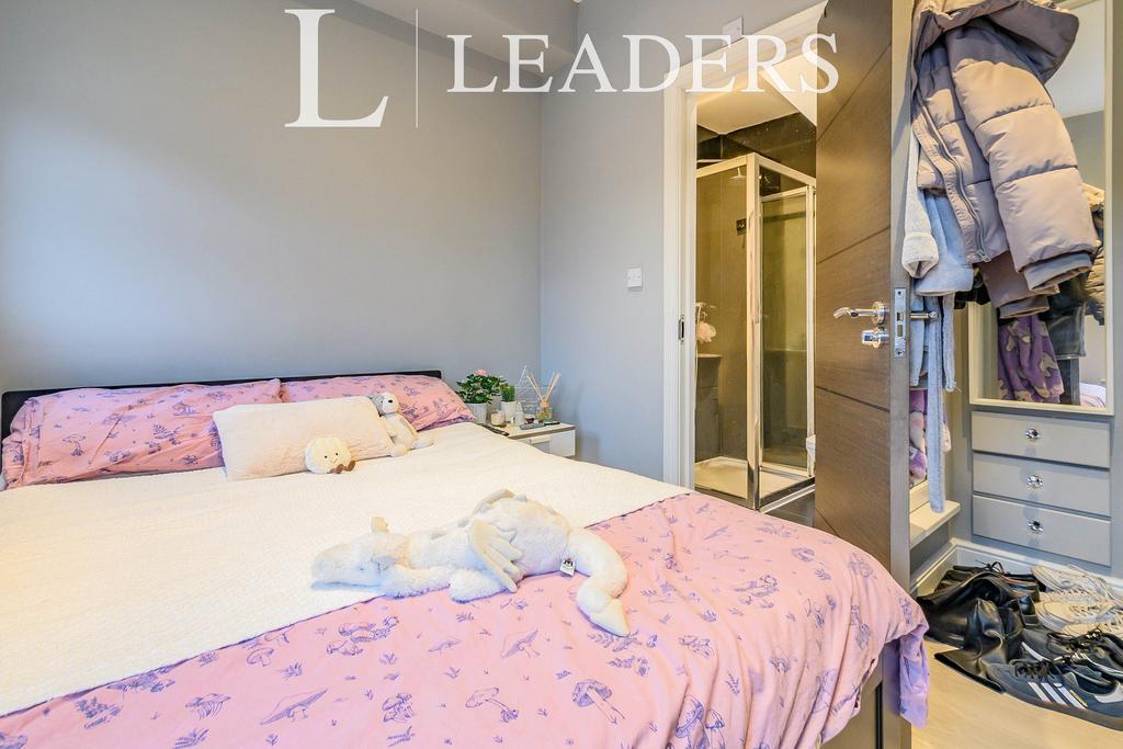 Bedroom 1 - 2