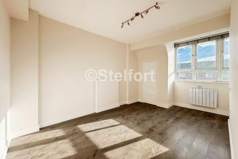 2 bedroom apartment to rent, Court Road, London SE9