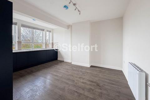 2 bedroom apartment to rent, Court Road, London SE9