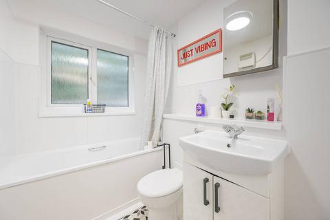 1 bedroom flat to rent, Hadleigh Walk, Beckton, London, E6
