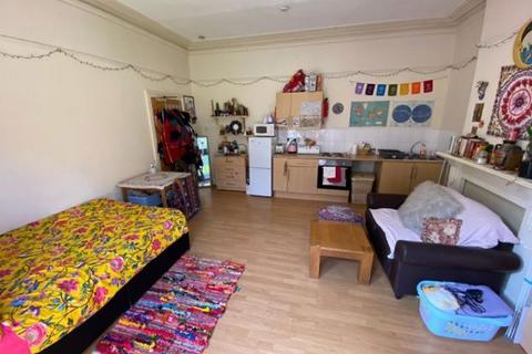 1 bedroom flat to rent, Hyde Park Road, Leeds LS6