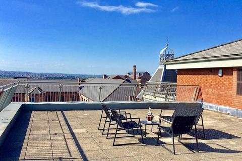 3 bedroom penthouse to rent, Raleigh Square, Raleigh Street, Nottingham NG7