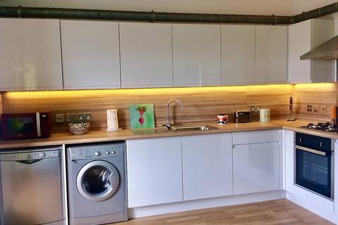 3 bedroom penthouse to rent, Raleigh Square, Raleigh Street, Nottingham NG7