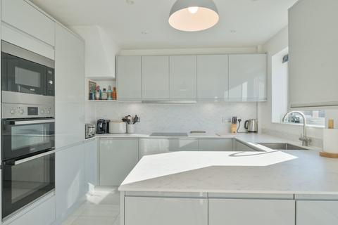 undefined, Gaston Way, Shepperton, TW17