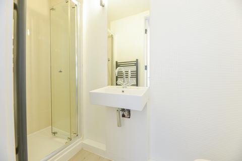 Studio to rent, Harrow HA1