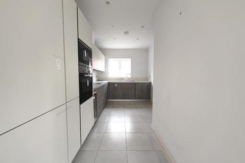 4 Bingham Drive, Wokingham, RG40 5AU