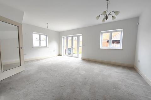4 Bingham Drive, Wokingham, RG40 5AU