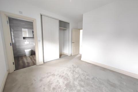 4 Bingham Drive, Wokingham, RG40 5AU